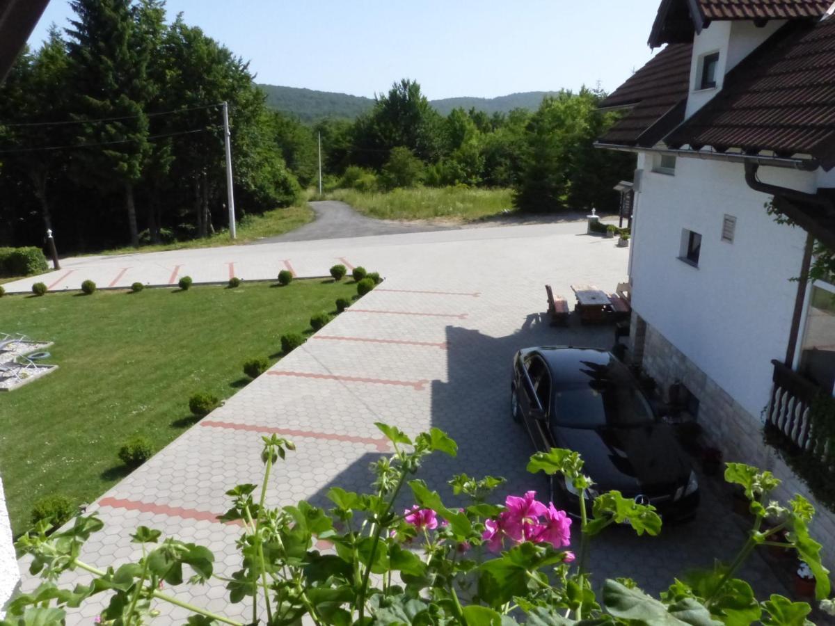 House Pox Hotel Plitvička Jezera Exterior foto